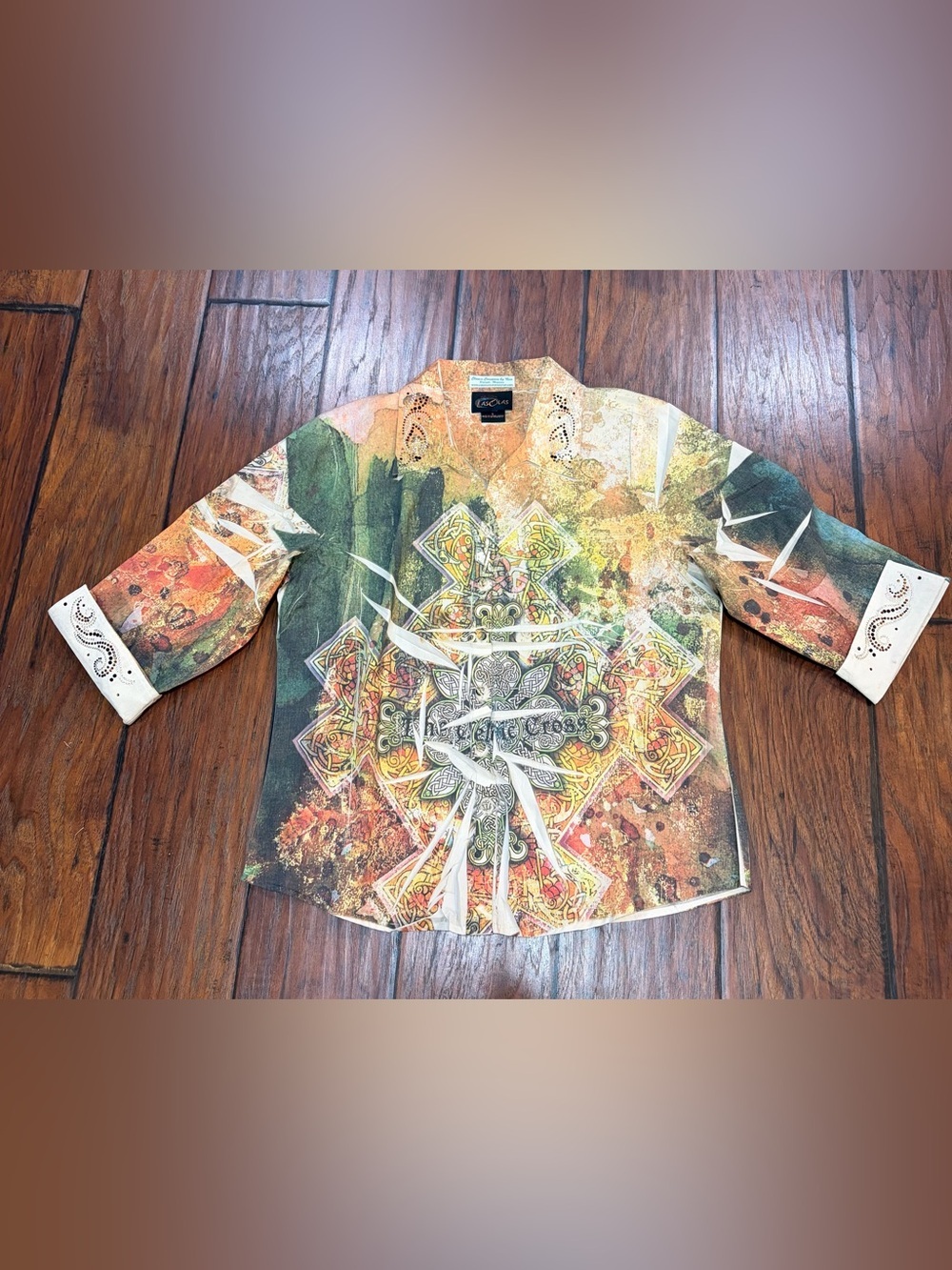 Las Olas Citrus Creations by Vera Celtic Cross Button Up